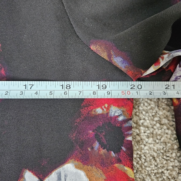 Lightweight Black Floral Chiffon blouse by Ellen Tracy in Small-med - Picture 5 of 12